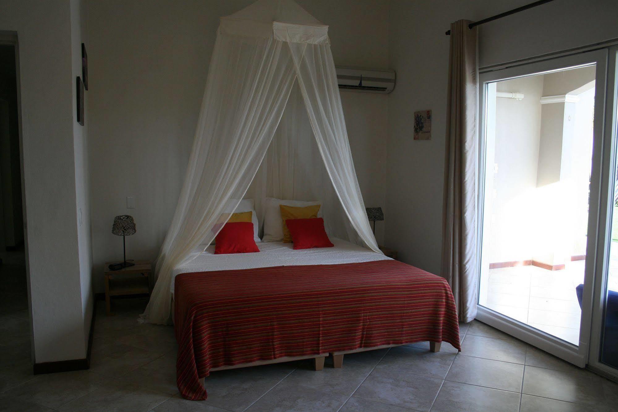 Hibiscus Beach House Jan Thiel Luaran gambar
